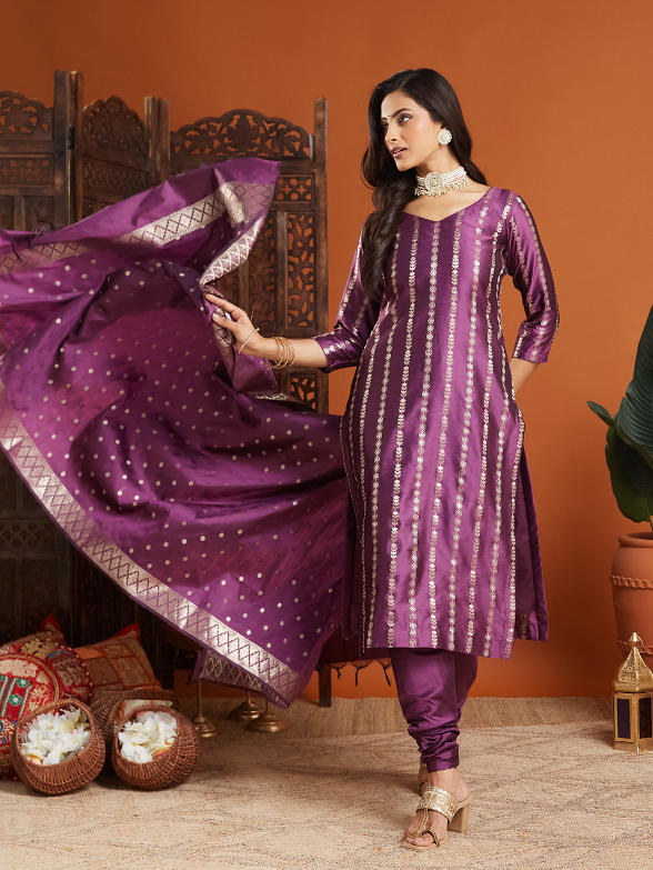 Tanirika Banarsi Silk Suit Set - Image 12