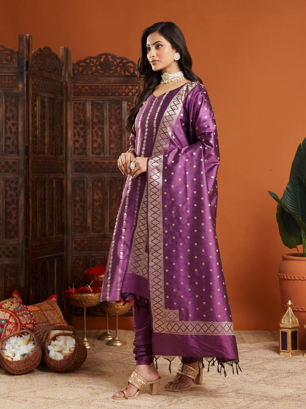 Tanirika Banarsi Silk Suit Set - Image 9