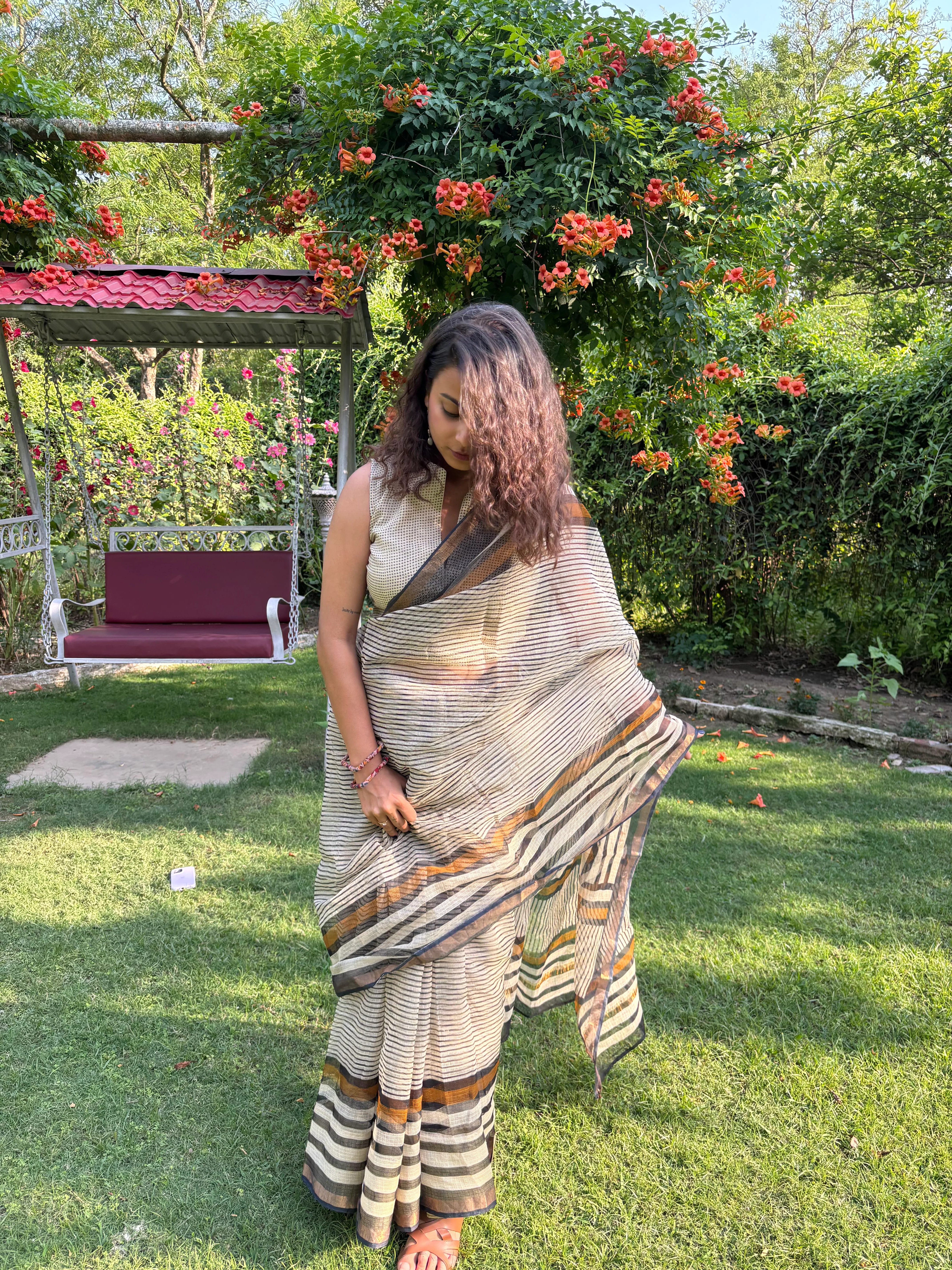 Stripe Love Kota Saree - Image 4